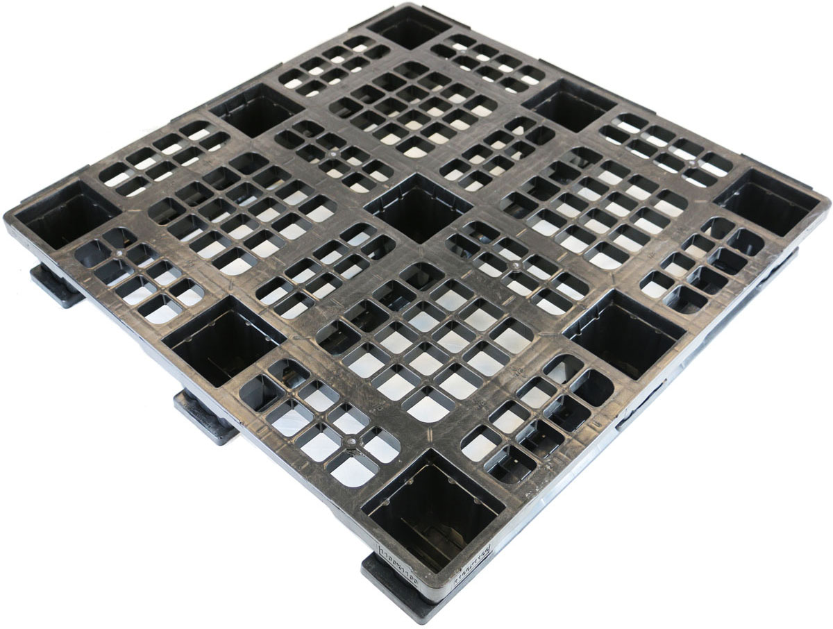 43 x 43 Stackable Plastic Pallet w/ Safety Lip - 3 Runners - Unassembled